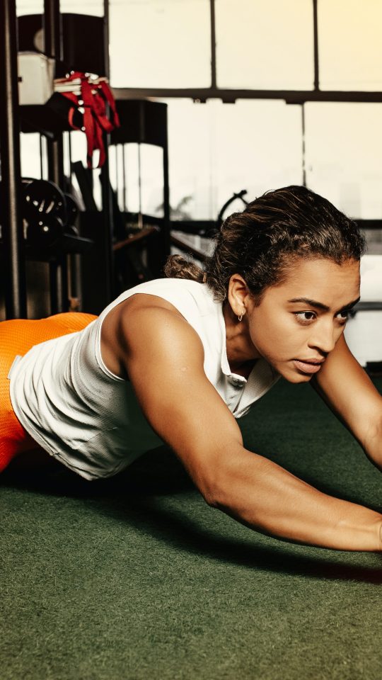 woman using ab roller